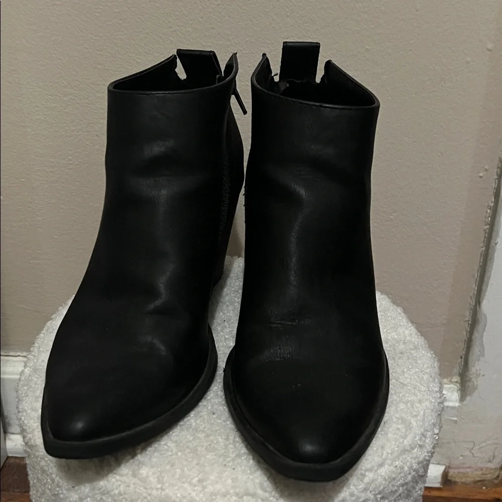 Universal Thread ankle boot - Picture 2 of 3